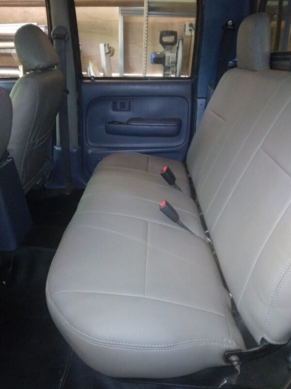 Toyota Hilux Double Cab 3L Diesel Manual - Image 3