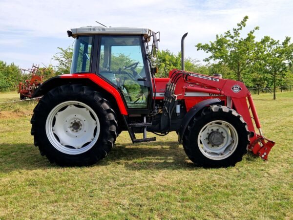 Massey Ferguson 6170 4WD Tractor - Image 4
