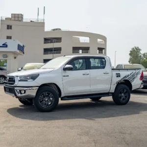 Hilux Adventure-V 2.8L Diesel Double Cabin 4x4 Manual Transmission